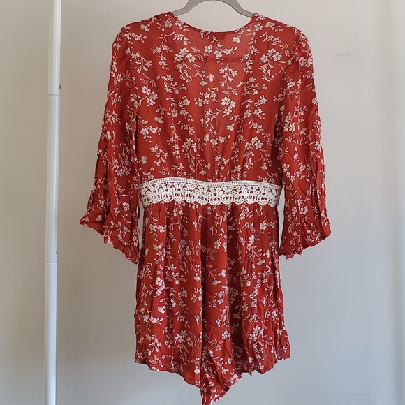 Deep V Neck Floral Print Romper - Picture 2 of 3